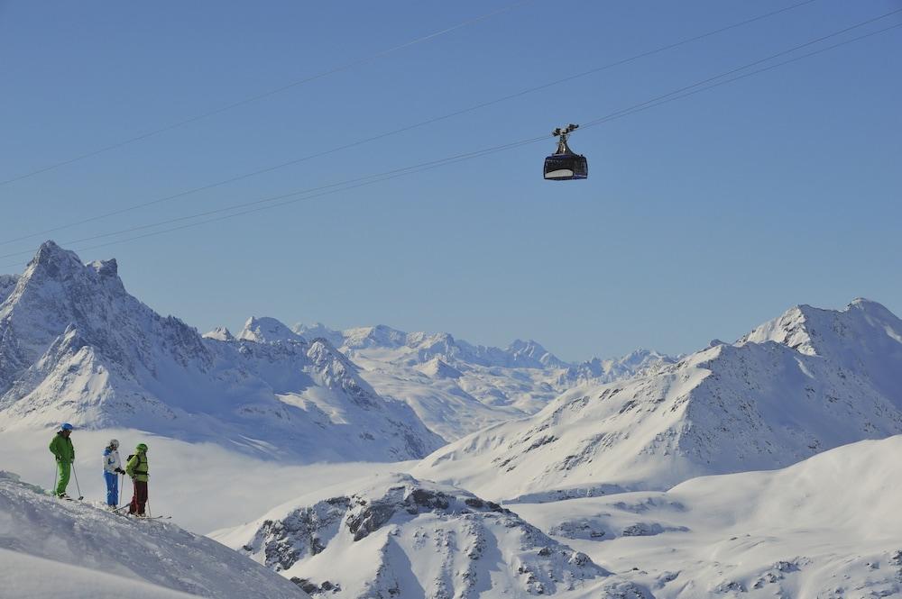 Berghotel Basur - Das Schihotel Am Arlberg Flirsch Exterior foto