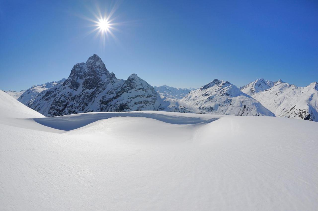 Berghotel Basur - Das Schihotel Am Arlberg Flirsch Exterior foto
